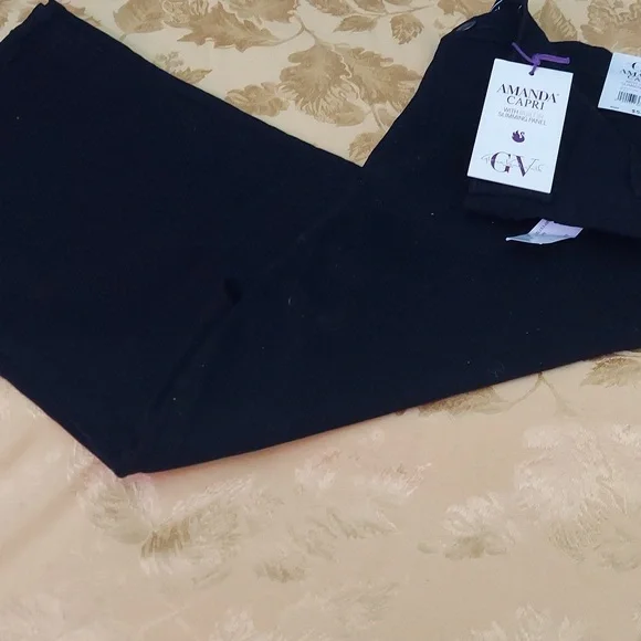 GLORIA VANDERBILT NWT Amanda Capri black jeans built in slimming panel size 16 - Picture 2 of 7